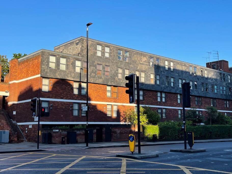 Amazing Apartment Central London Near Tube Station Buitenkant foto