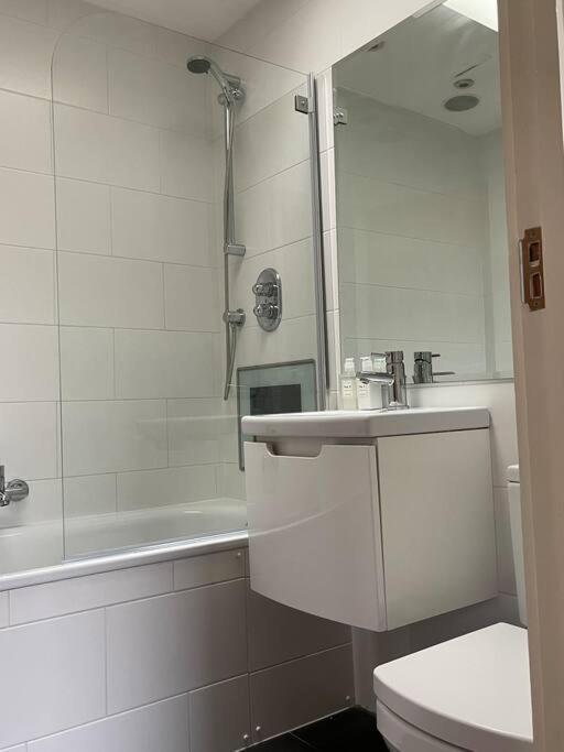 Amazing Apartment Central London Near Tube Station Buitenkant foto